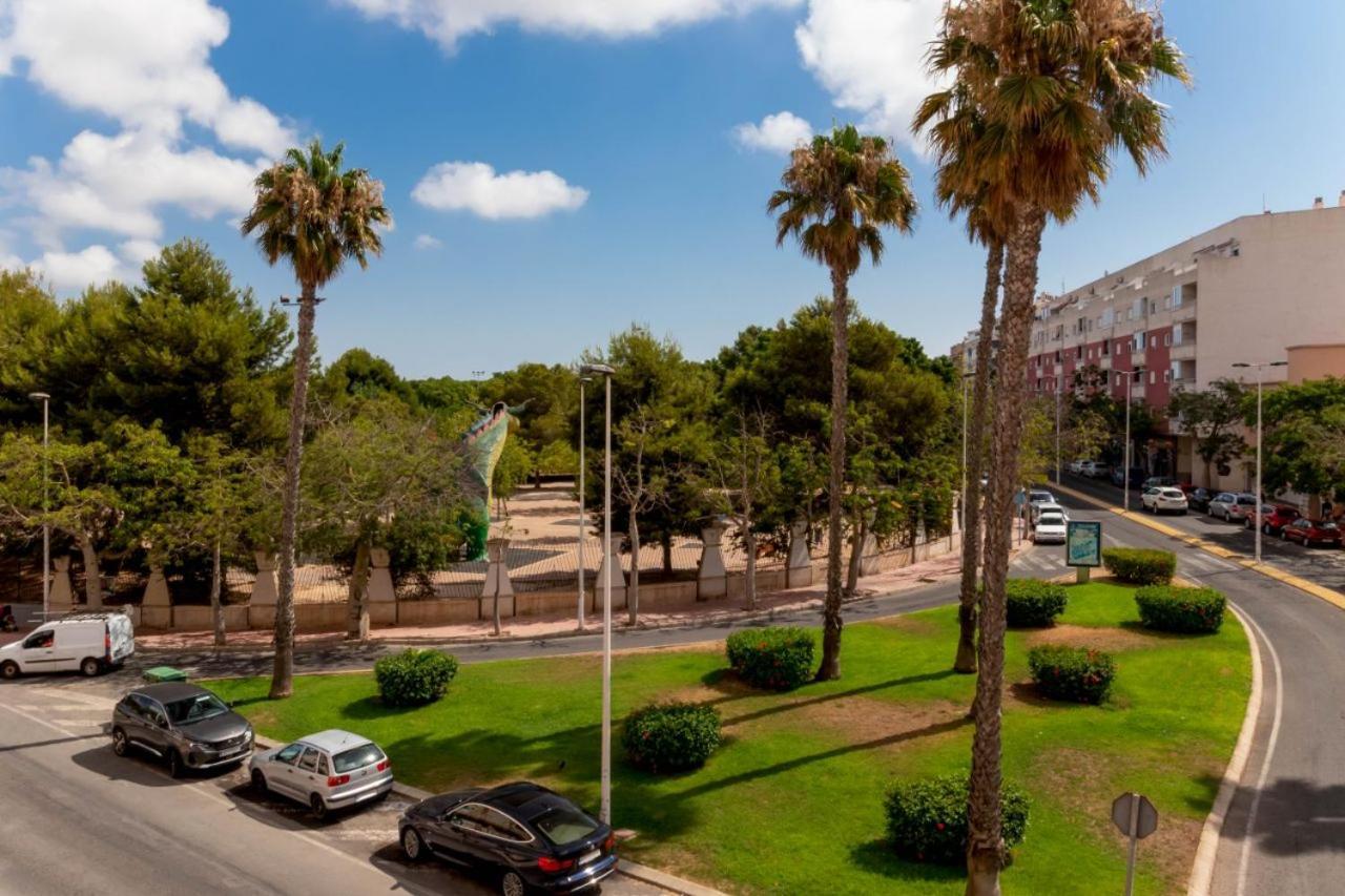 Apartamentos Villa Madrid Torrevieja Exterior photo